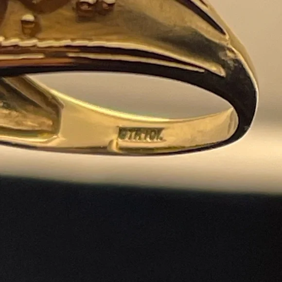 Vintage 10KT .10 TW Diamond Heart Ring Size 7 weighs 2.9 Grams Beauty!! Classy - Picture 5 of 9